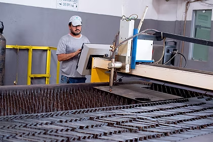 Parque fabril METALPAR — Pintura e expedição com controle de qualidade